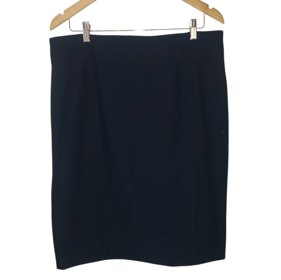 Ann Taylor Dresses & Skirts - Ann Taylor Classic Navy Pencil Skirt Size 16P